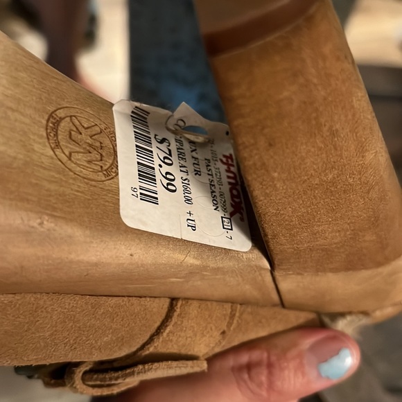 🎉Like new, Michael Kors, fur wedge booties, w/ metallic bead design - Picture 8 of 8